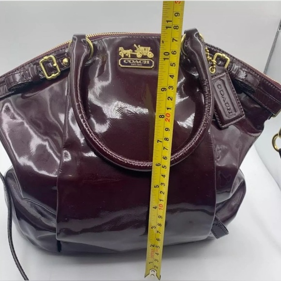COACH Madison Lindsey Patent Leather Large 18627
Satchel in Plum Good Condition - Picture 6 of 12